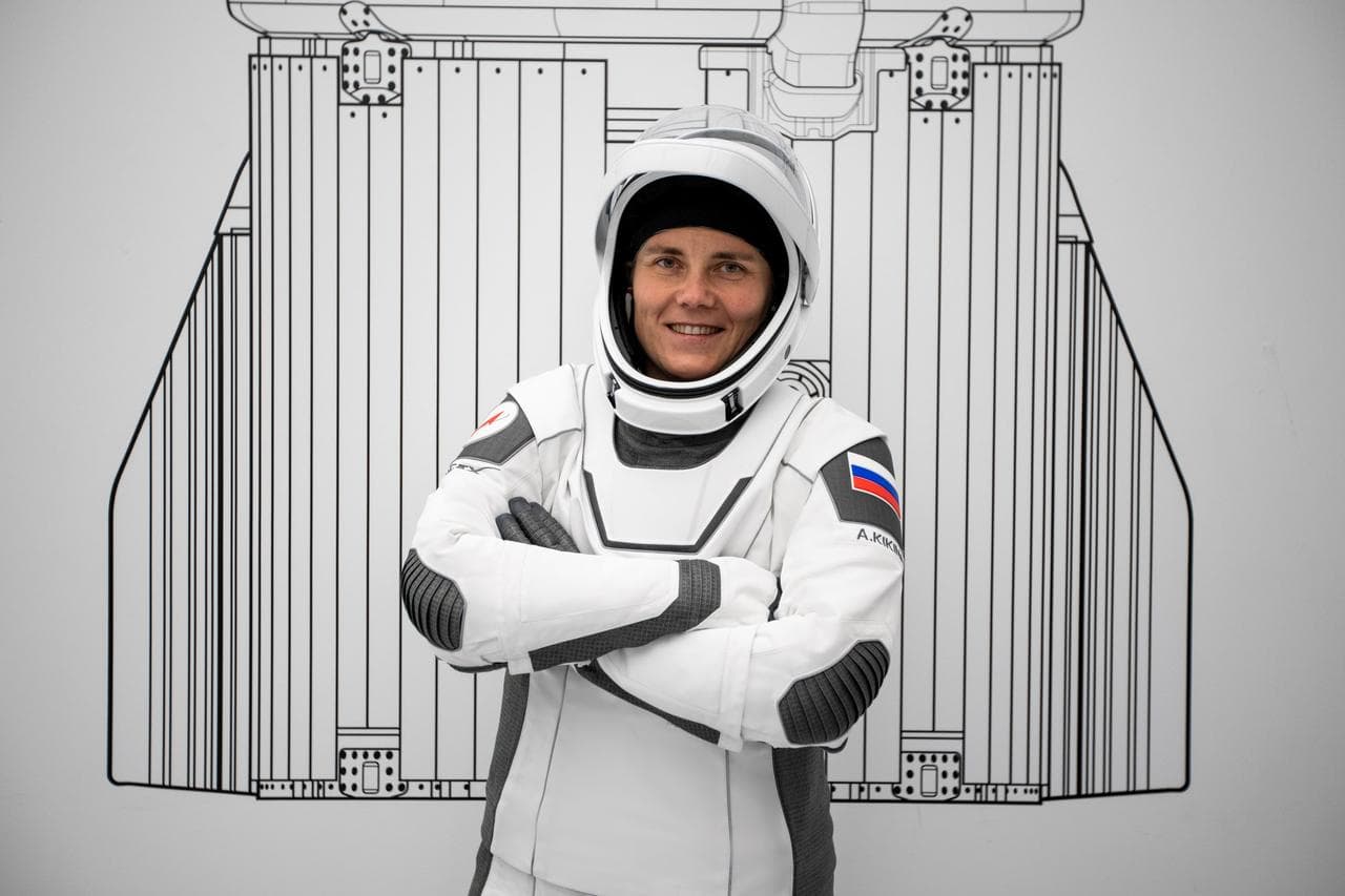 June, spacex, crew