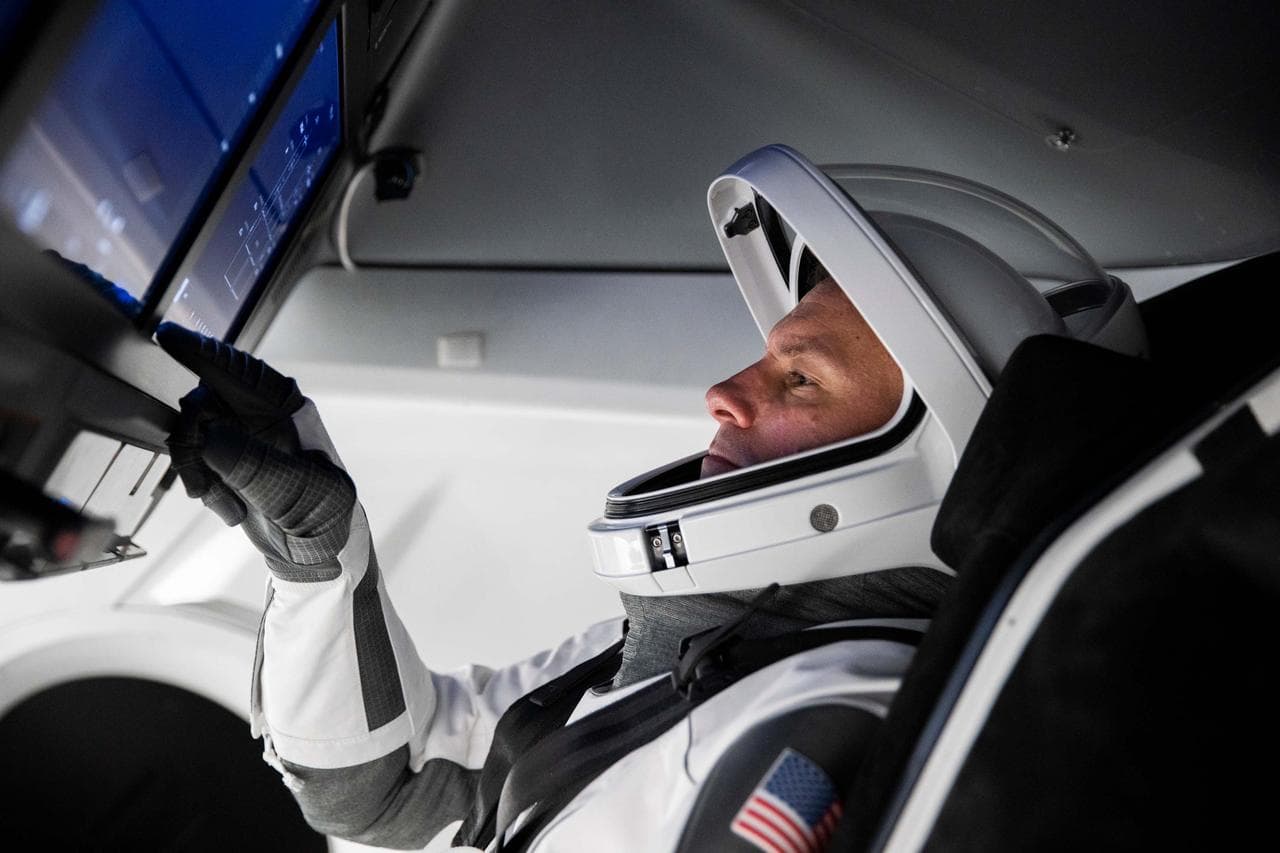 Spacex, crew, pilot