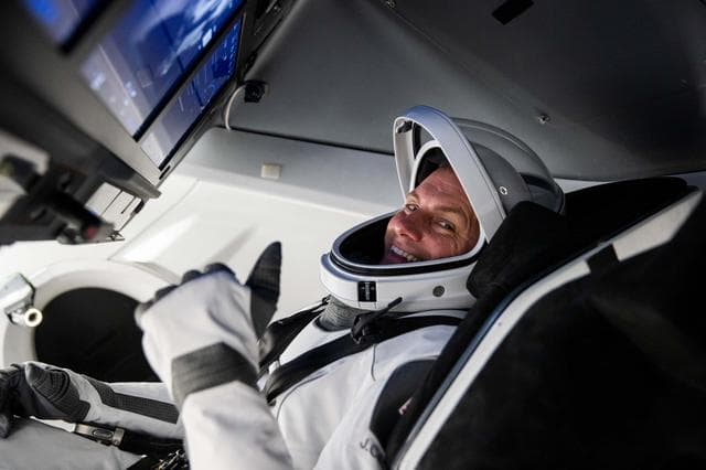 Spacex, crew, pilot