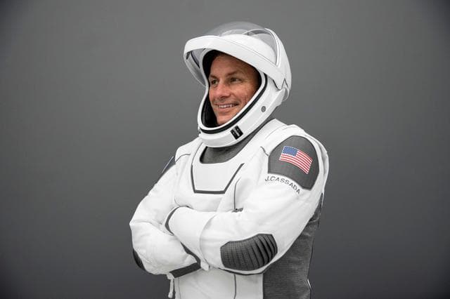 Spacex, crew, pilot