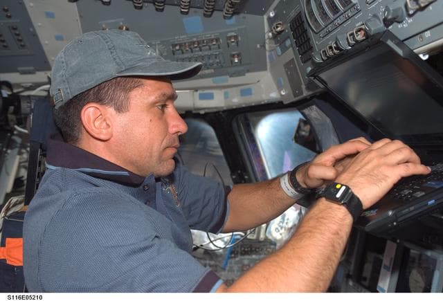 Pilot, oefelin, uses