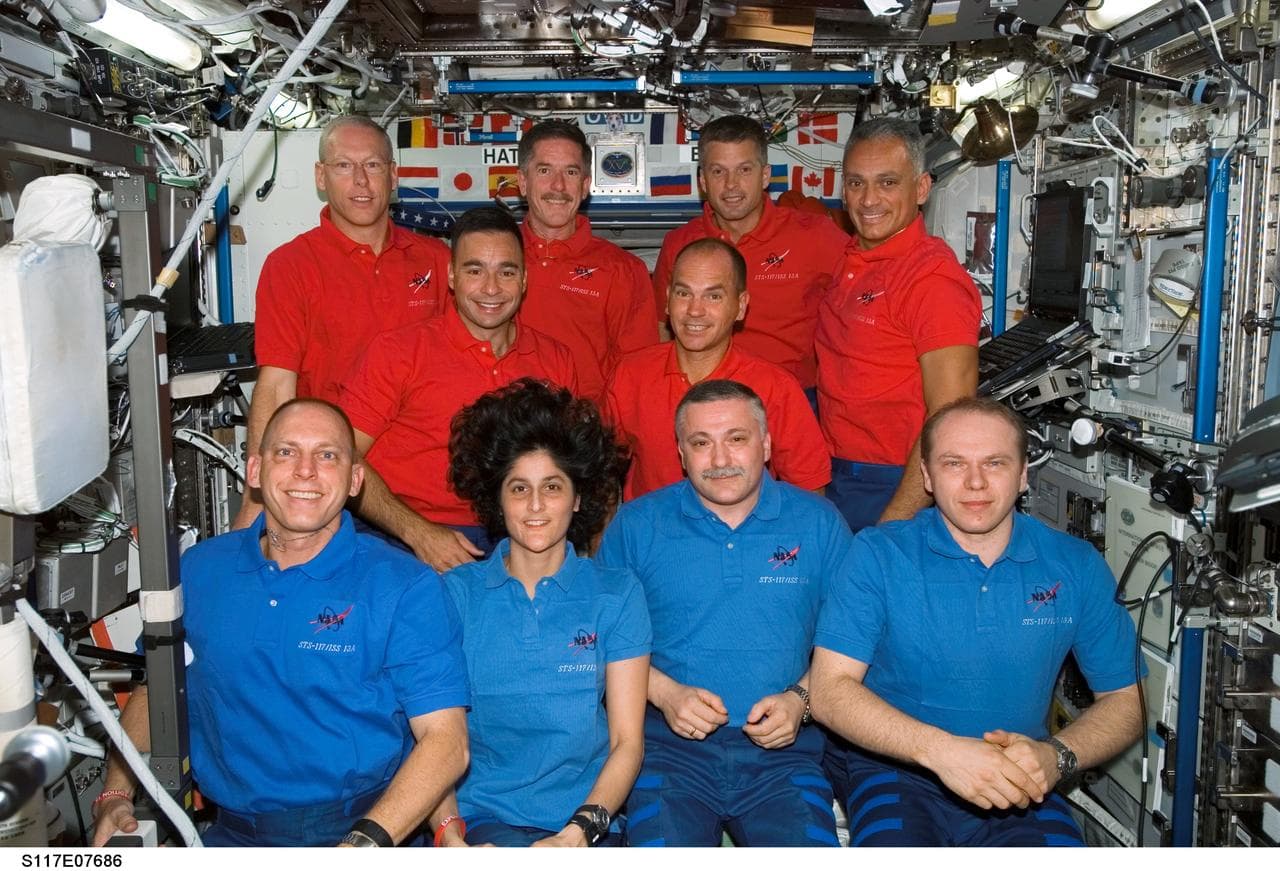 Crew Portrait of STS-117 and Expedition 15 Crewmembers