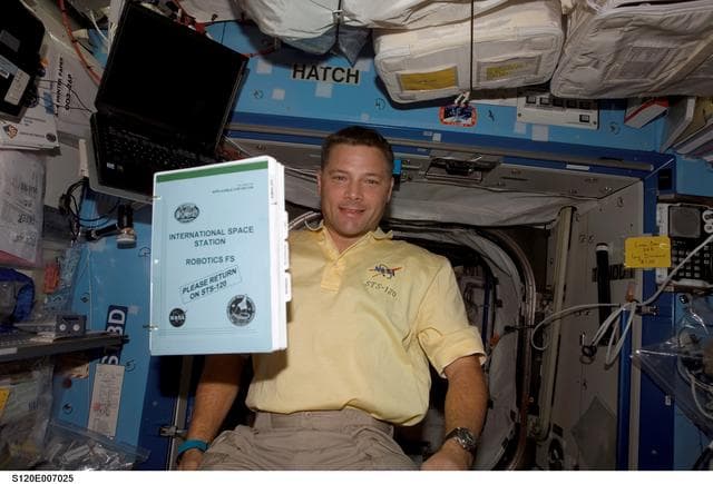 Wheelock in Destiny laboratory module