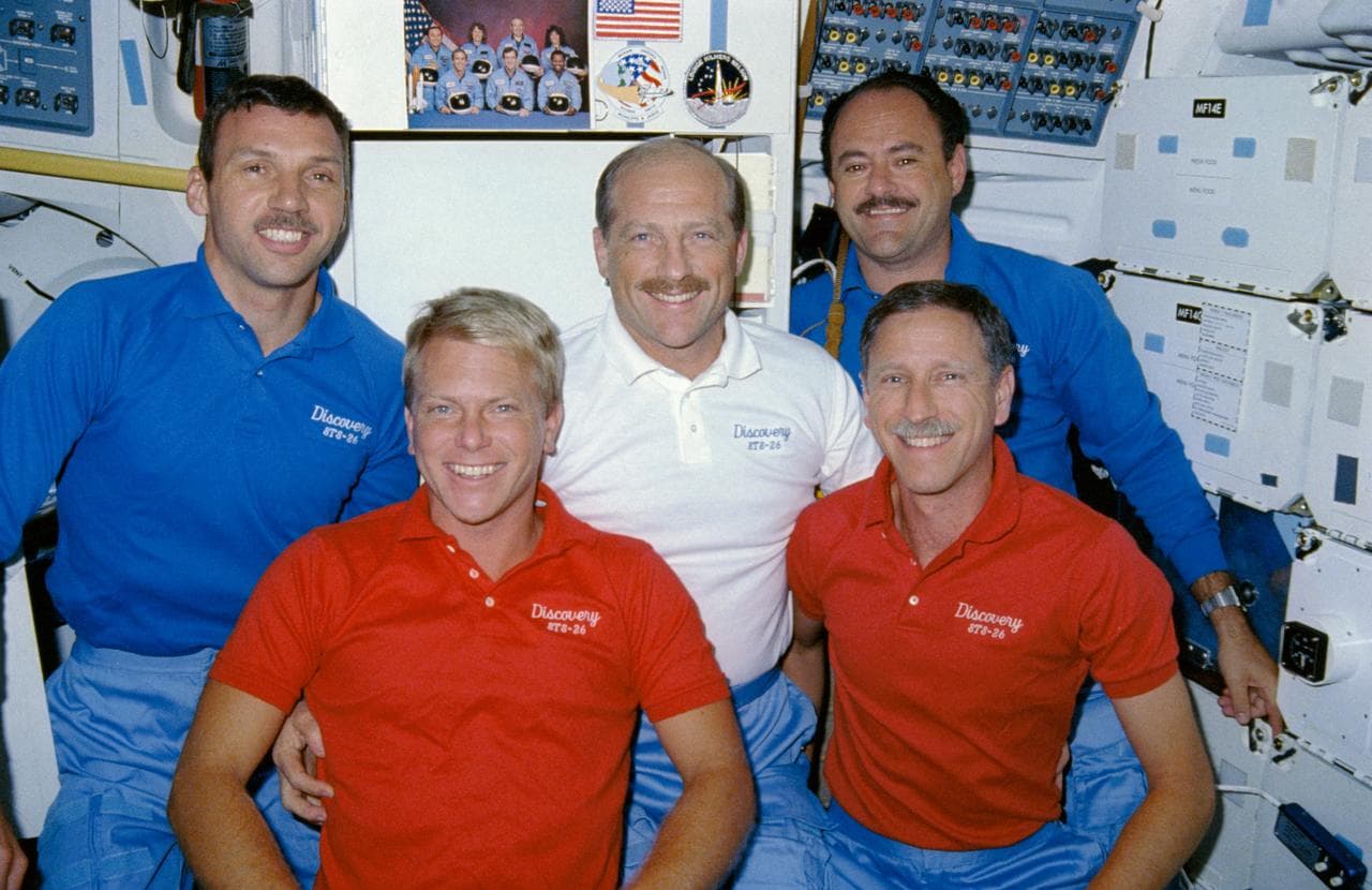 Crewmembers, pose, onboard
