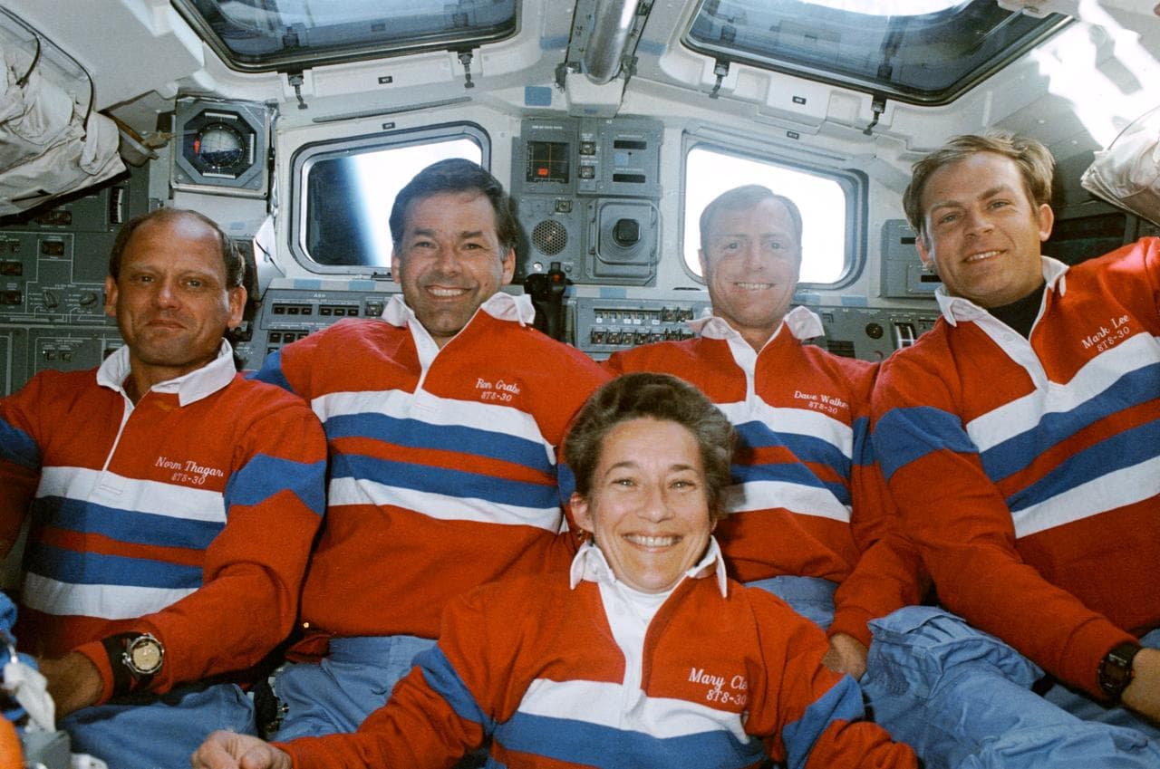 Astronauts, atlantis, orbiter
