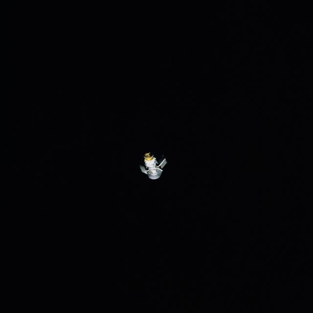 IUS with Magellan spacecraft drifts into space after STS-30 deployment