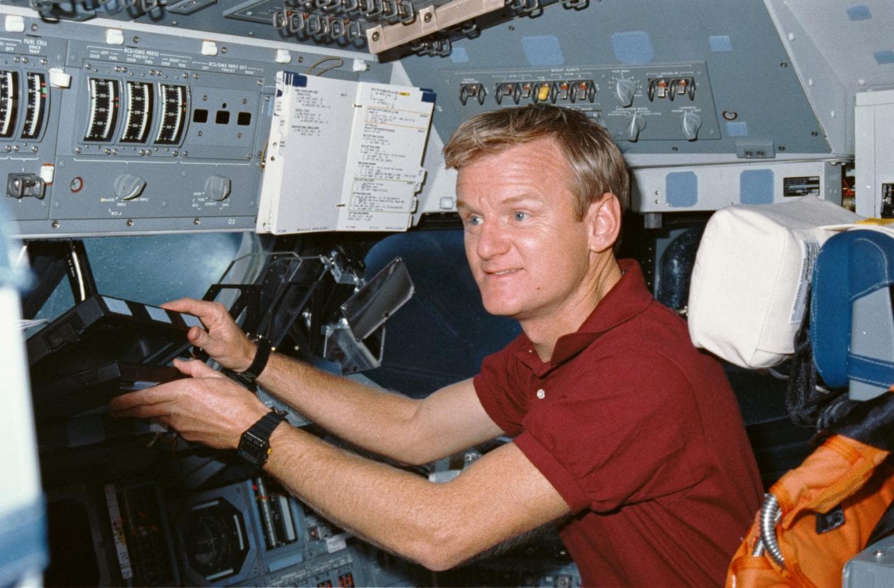 Astronauts, atlantis, orbiter