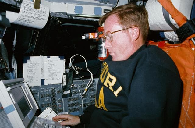 Astronauts, computers, crew
