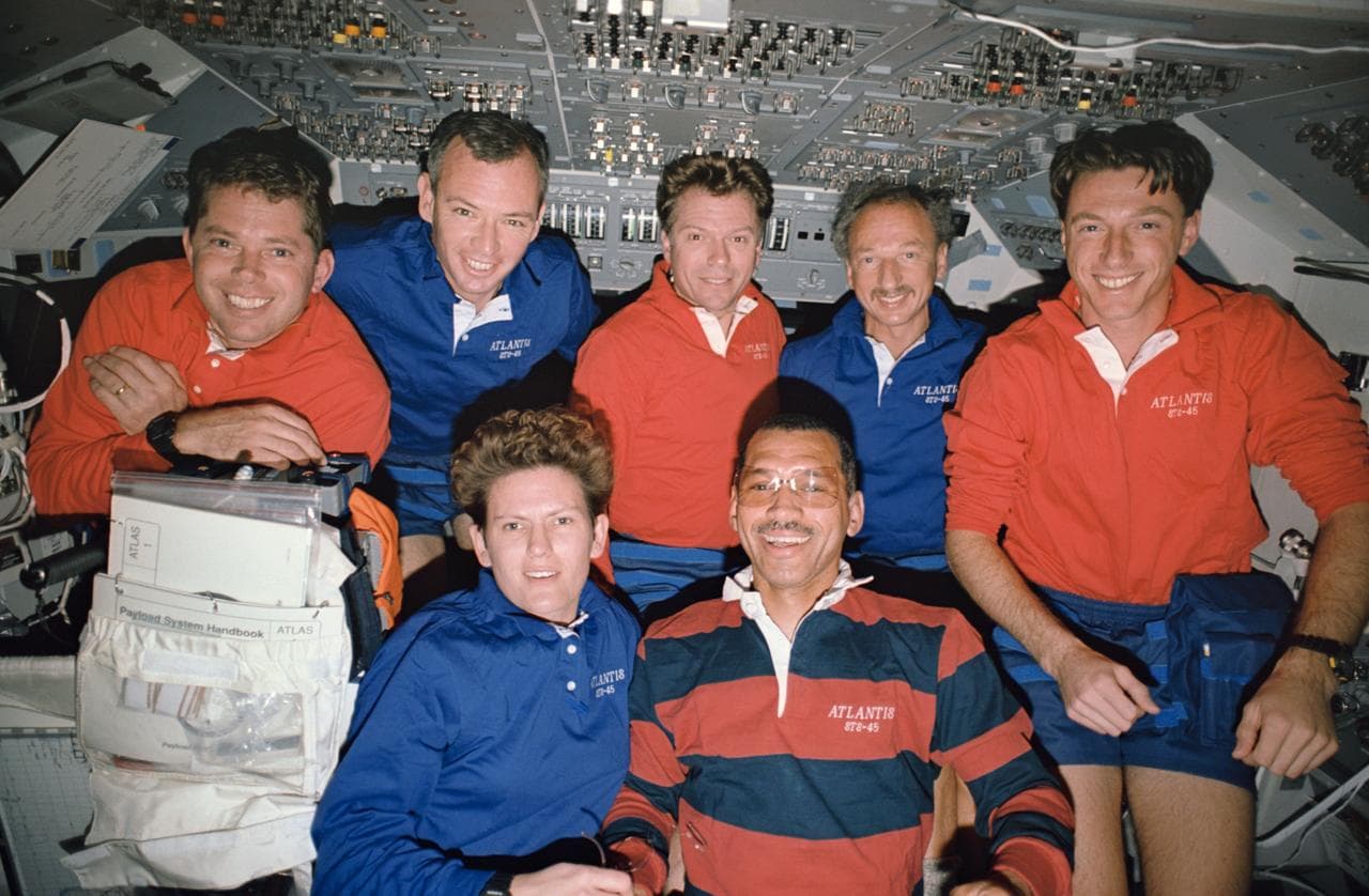 Crew, poses, onboard