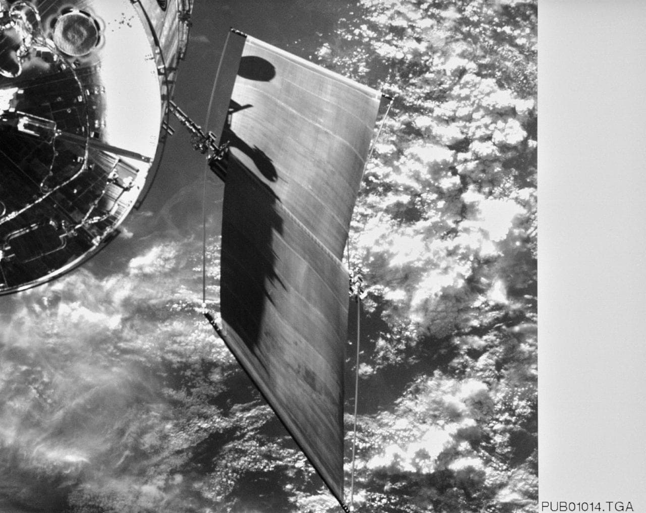 HST High Gain Antennae photographed by Electronic Still Camera