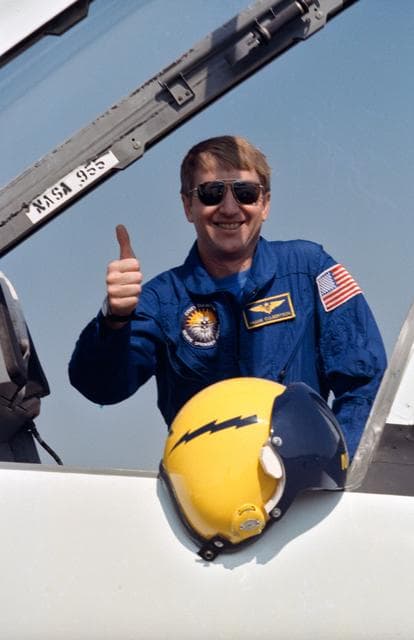 Astronauts, crews, helmets