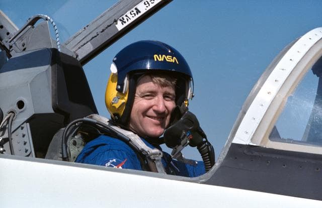 Astronauts, breathing, apparatus