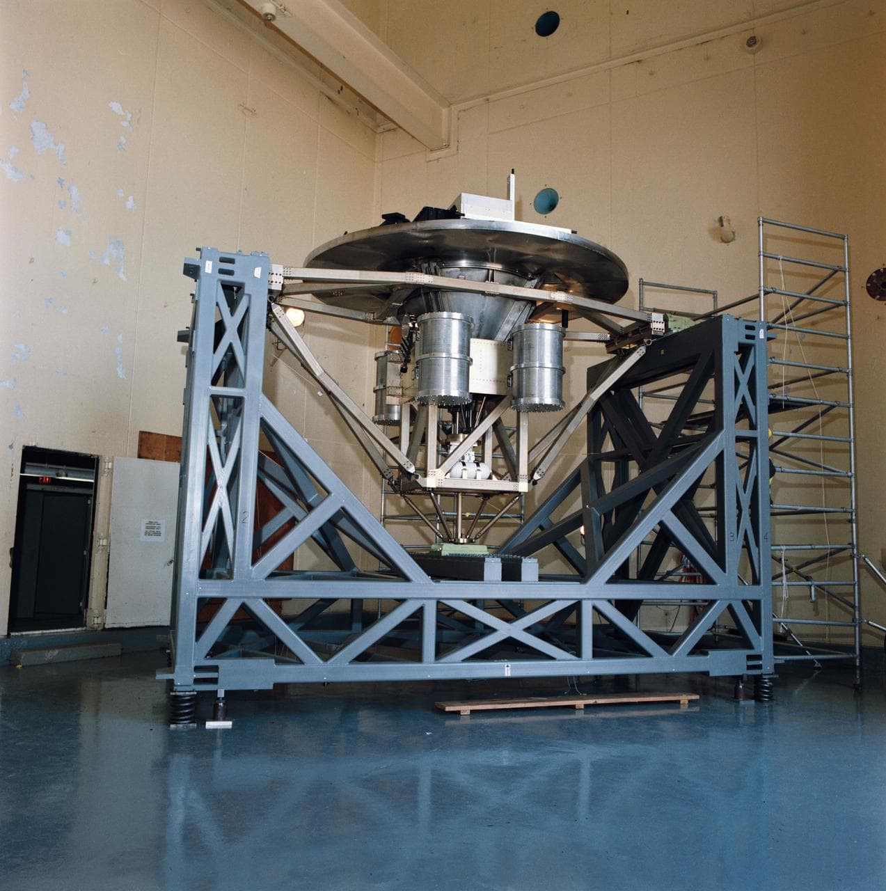 Wake Shield Facility on test stand at JSC