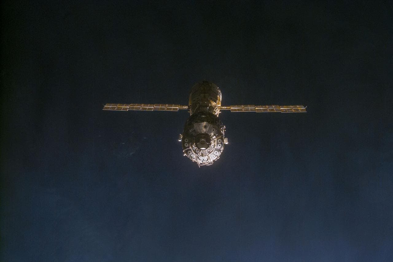 View of the approach of the International Space Station