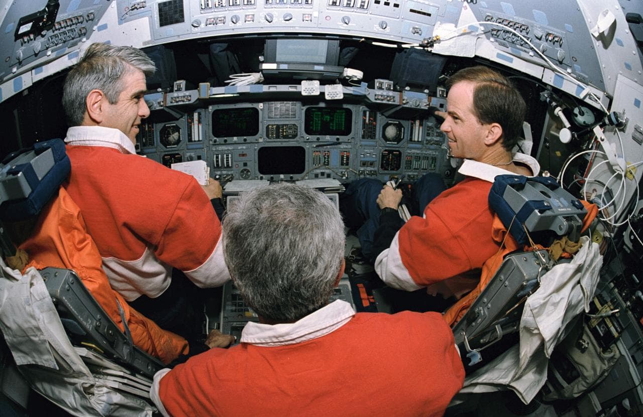 Astronauts, flight, deck