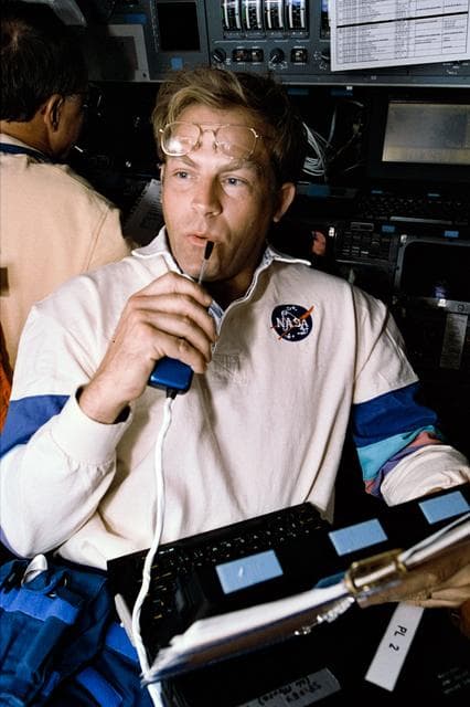 Astronaut Mark Lee talks to ground controllers about SPIFEX