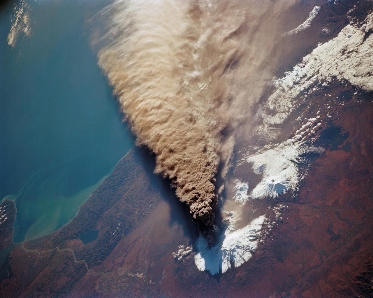 Eruption of Kliuchevskoi volcano