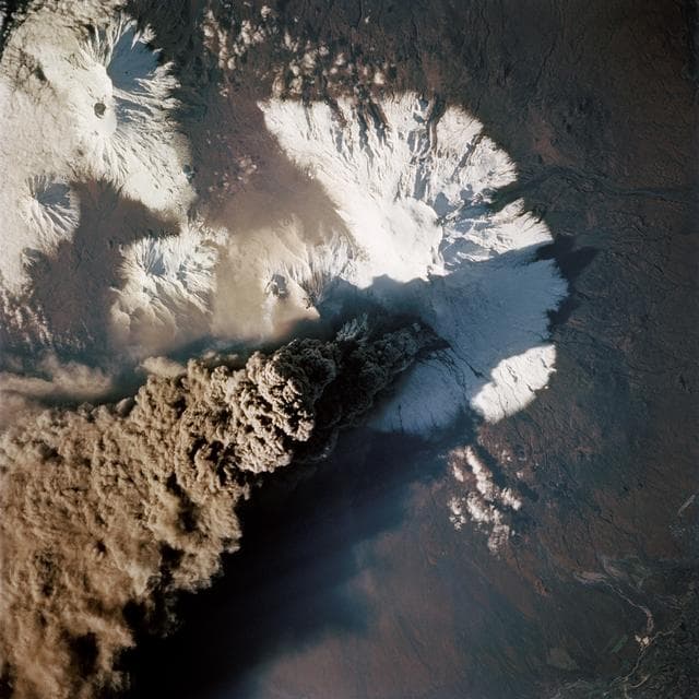 Eruption of Kliuchevskoi volcano