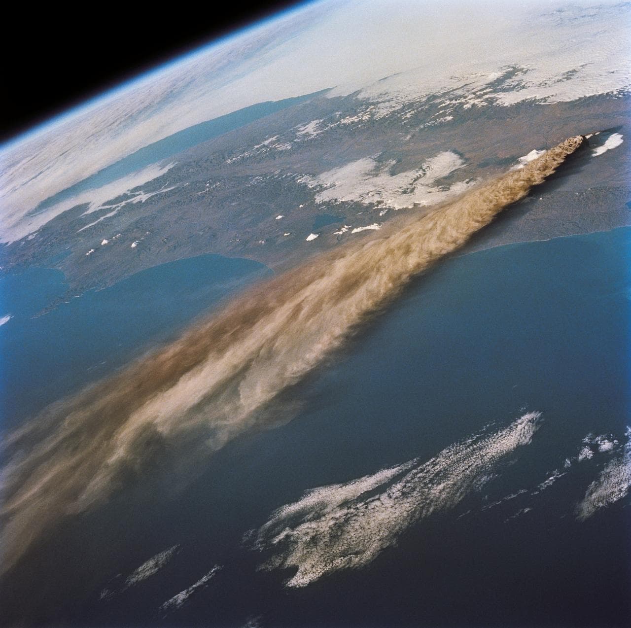 Eruption of Kliuchevskoi volcano