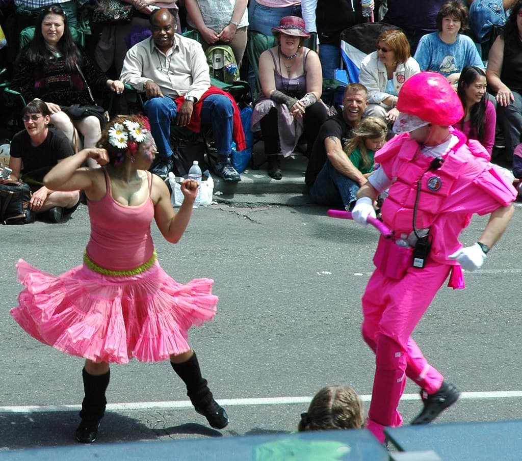 Argument, black, clowns