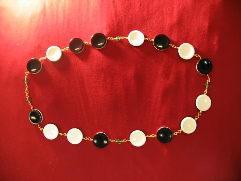 Computational jewelry: randomn number generator