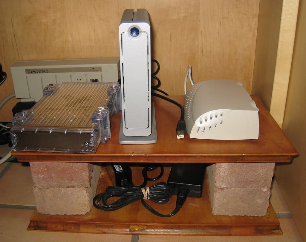 My $0.00 Under the Desk Organizer
