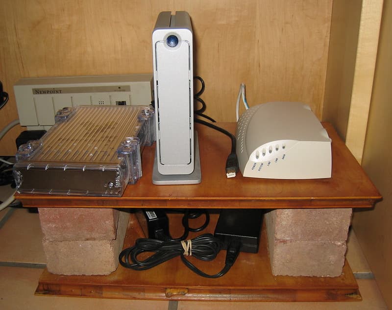 My $0.00 Under the Desk Organizer