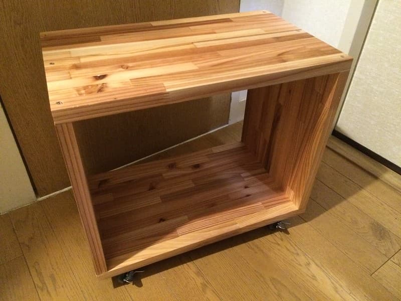 Small book shelf with casters