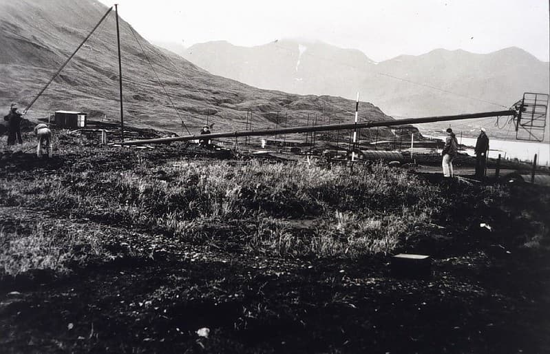 First Electronic Navigation Antenna, 1945 (NOAA/unidentified fotog)