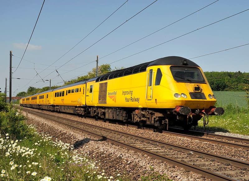 43013 on The Network Rail Hst