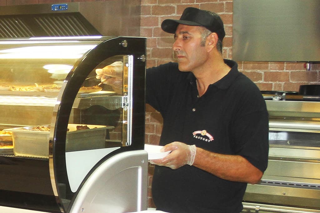 STORCK BARRACKS OPENS NEW PIZZA PASTA FACTORY CONCESSION