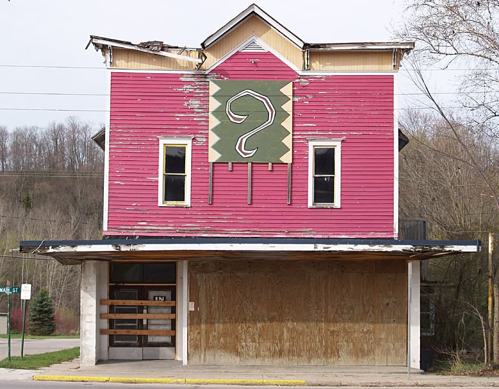 Benziecounty, boardedup, broken