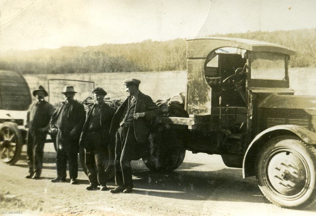Cable Laying - Main South Road, c1920