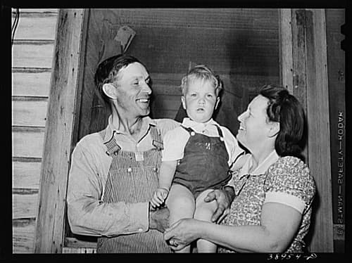 No Known Restrictions: Parents and Child by Russell Lee, 1941 (LOC)