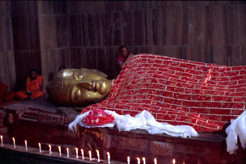 Away, bronze, buddha