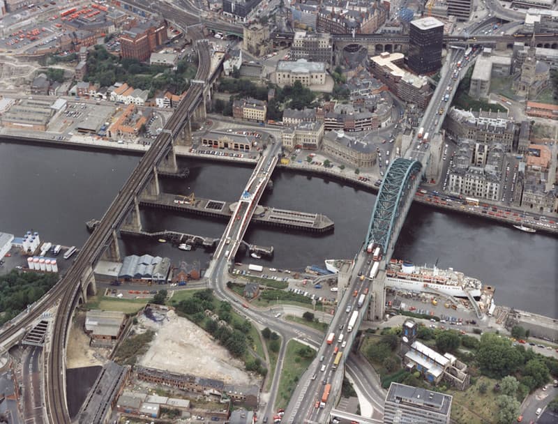 061585:Newcastle bridges Newcastle upon Tyne City Engineers 1995