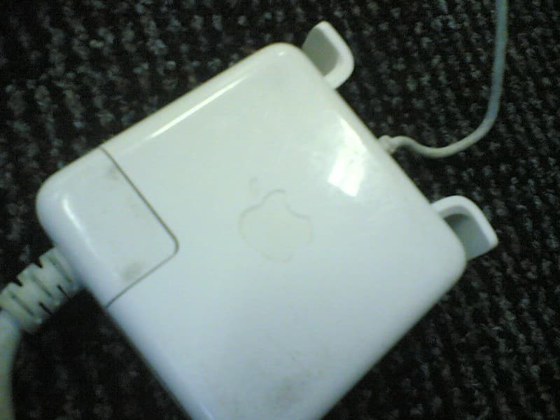 Charging the laptop battery at YYZ