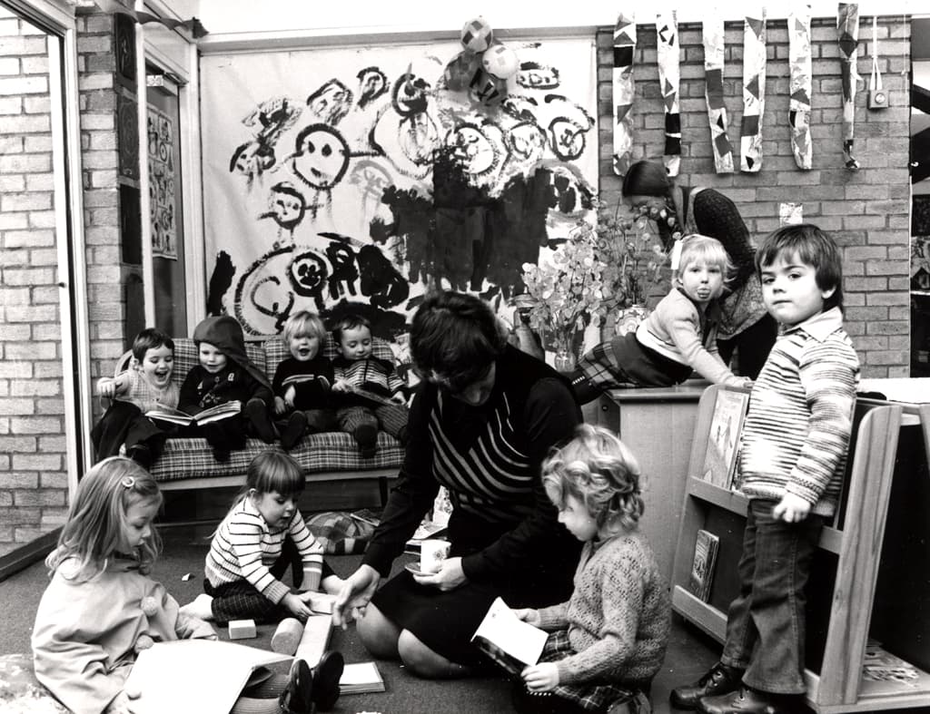 037902:Walkergate Nursery School Walkergate City Engineers 1977