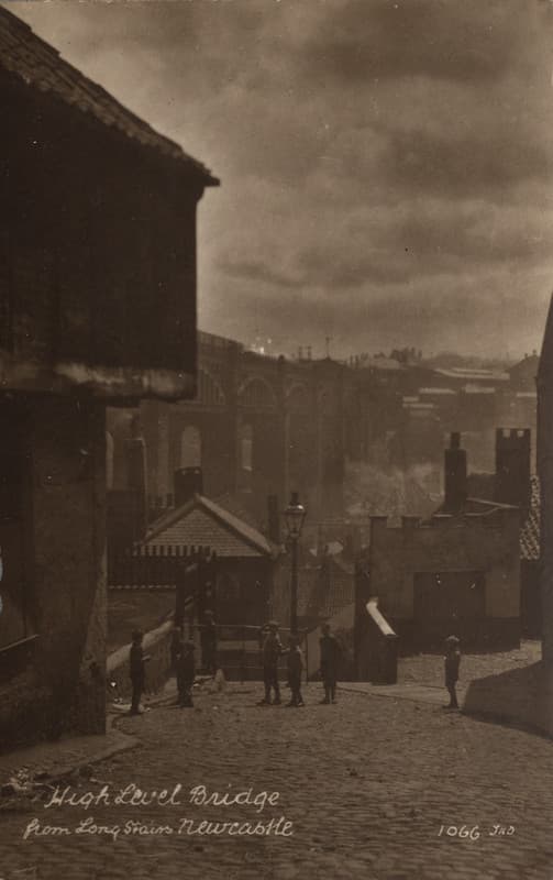 068050:Long Stairs Newcastle upon Tyne Unknown c.1910