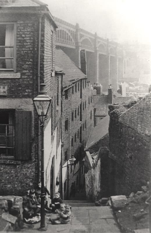 047511:Long Stairs Newcastle upon Tyne Unknown c.1930