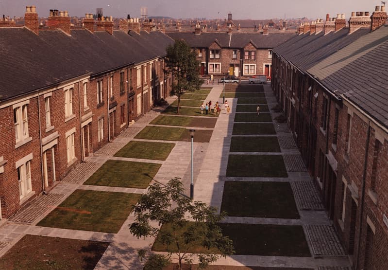043648:Fifth Avenue Heaton City Engineers 1970
