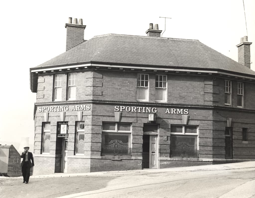 015215:Sporting Arms Denton Road Unknown 1966