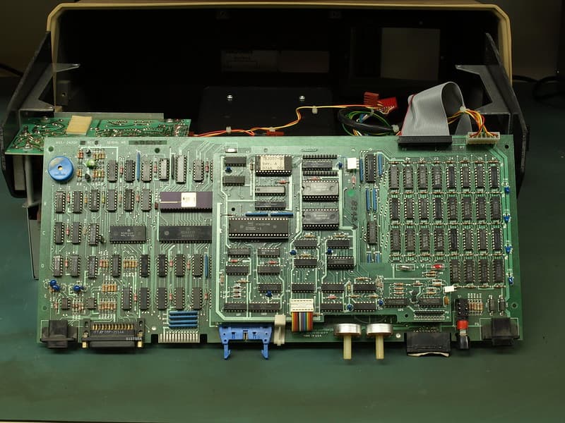 Osborne 1 Computer Teardown
