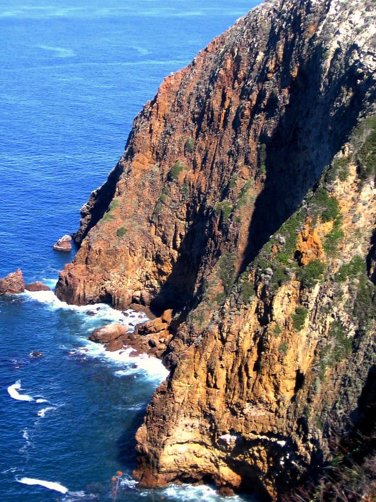 Channel Islands National Park, Cliffs of Santa Cruz Island