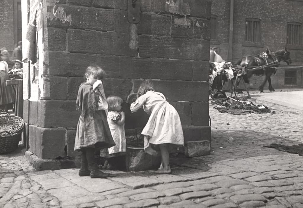 014724:Milk Market or Sandgate Pant Newcastle upon Tyne Unknown c.1900