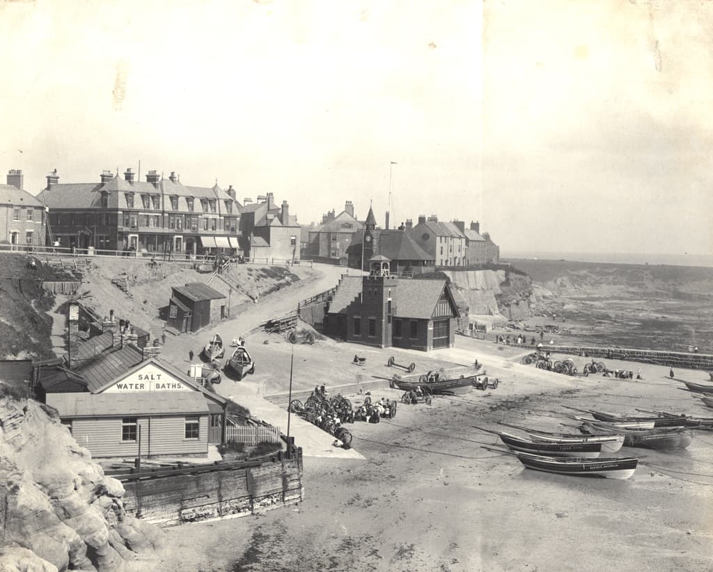 000753:The Beach Cullercoats unknown 1890
