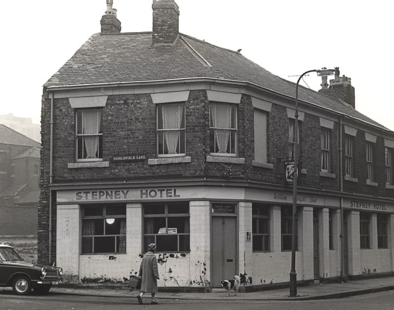 015115:Stepney Hotel Stoddart Street 1965