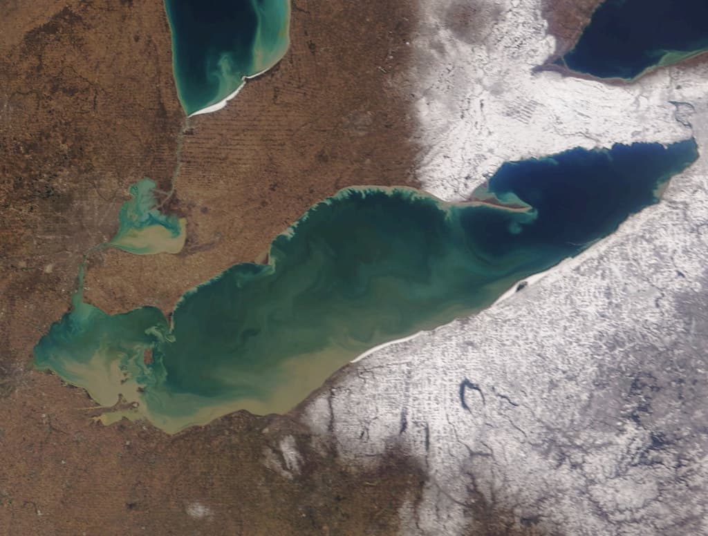 Lake Erie MODIS satellite Apr 2014