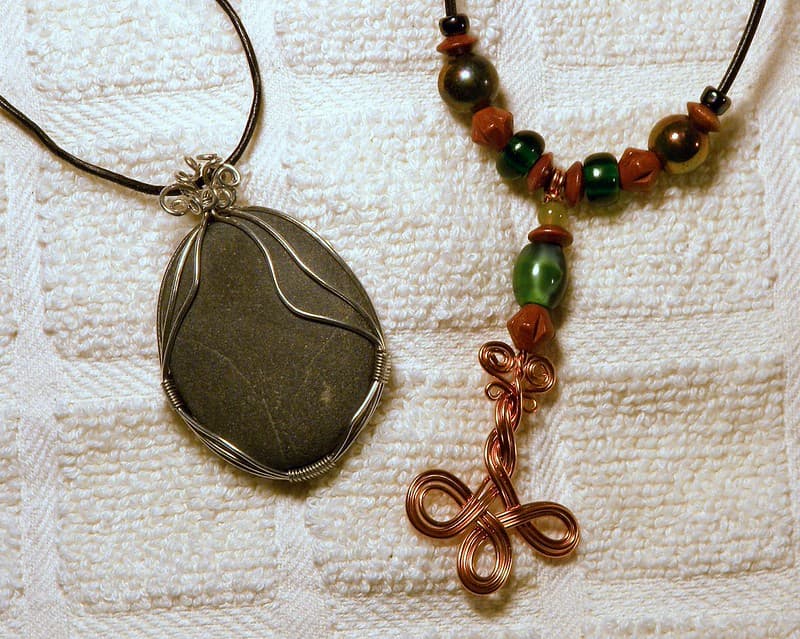 Wire jewelry