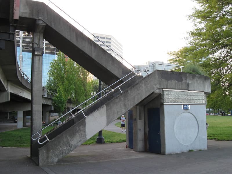 Staircase from Waterfront Park up to Hawthorne Bridge